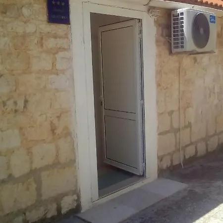 Nada * Povlja (Brac)