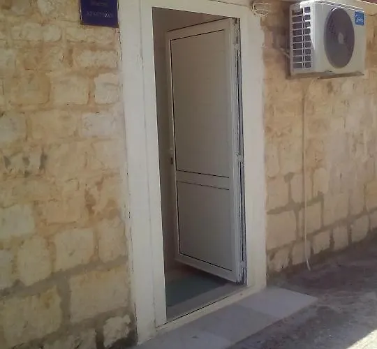 Nada * Povlja (Brac)