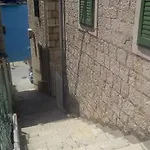 Nada *