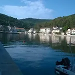 Nada * Povlja (Brac)